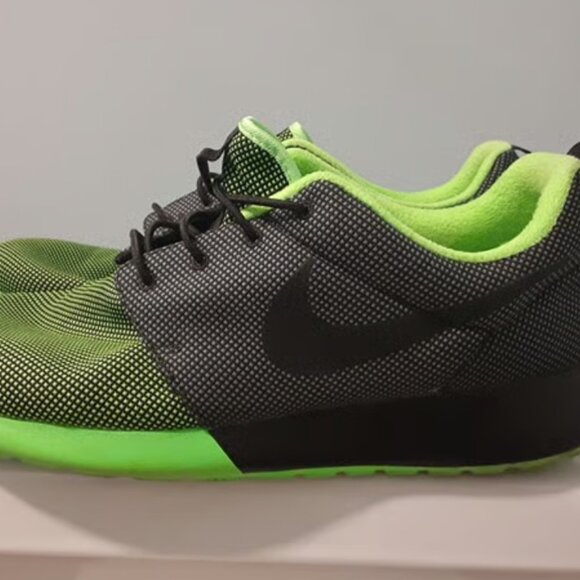 Nike Roshe One - Lime Green/Black/Checkered Pattern - Size 14 - Picture 1 of 5